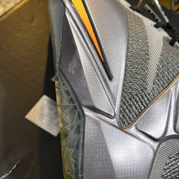 Nike LeBron XII (GS) boys sneakers - Picture 9 of 9